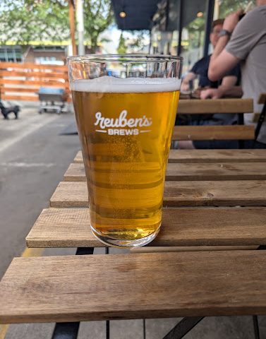 Reuben's Brews - Fremont Ave Taproom Brewery in Seattle Washington
