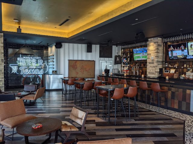 Revolver Brewhouse restaurants in Arlington Texas