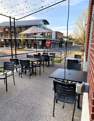 Rock'n Dough Pizza & Brewery restaurants in Jackson Tennessee