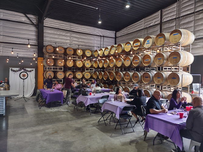 Side Hustle Brew Co/Riaza Wines Brewery in Lodi California