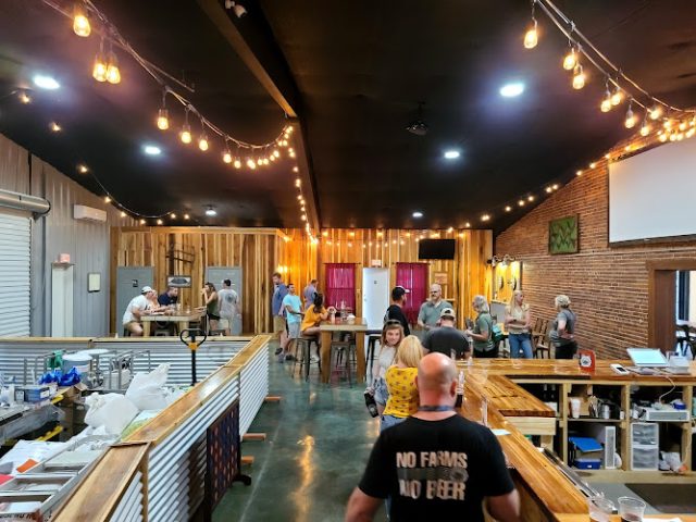 Southern Fields Brewing Brewery in Campbellton Florida