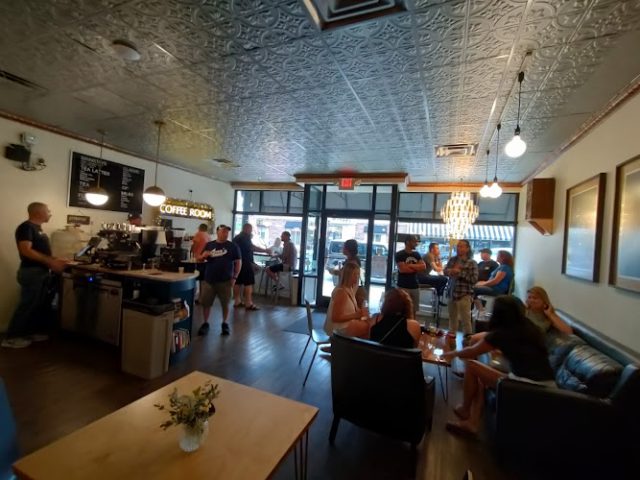 Starling Lounge / Four Keys Brewing coffee shops in Blissfield Michigan
