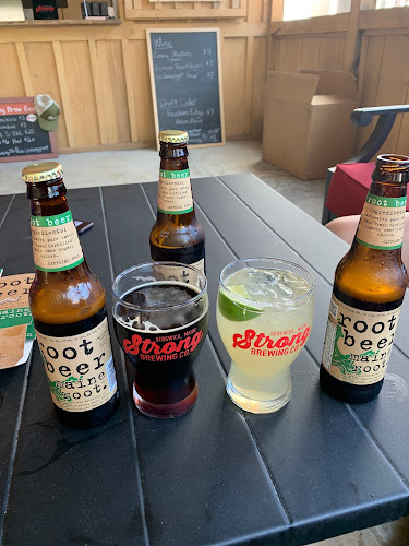 Strong’s Public House & Patio restaurants in Sedgwick Maine