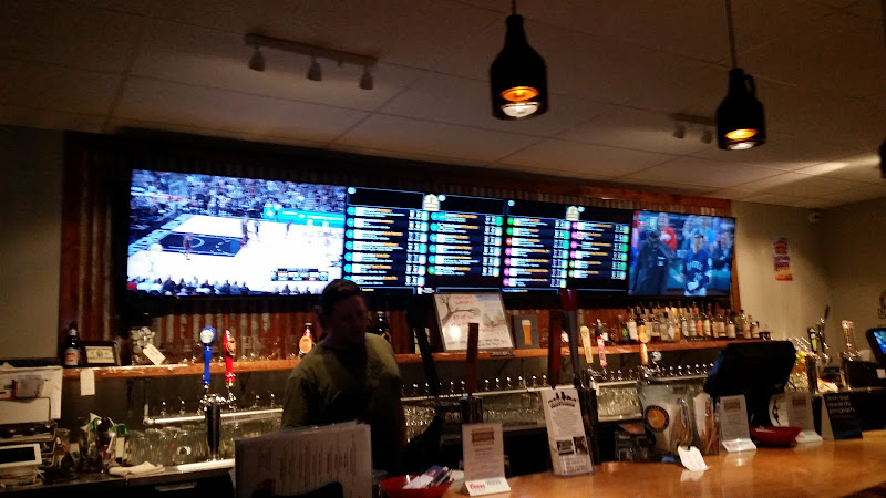 Tapphoria Taphouse & Bottle Shop restaurants in Tigard Oregon