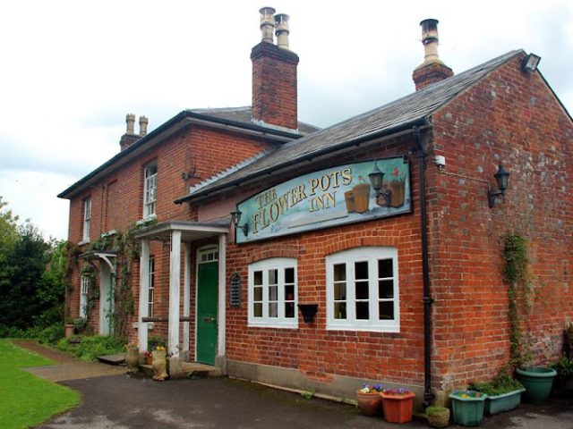 The Flower Pots Inn bars in Alresford