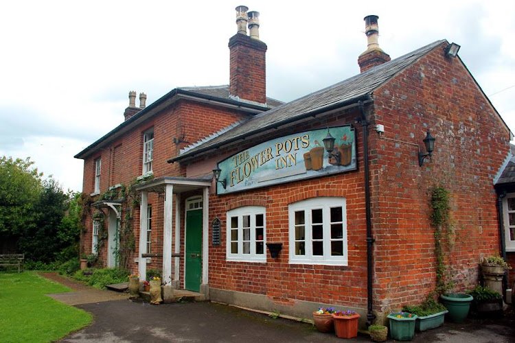 The Flower Pots Inn bars in Alresford