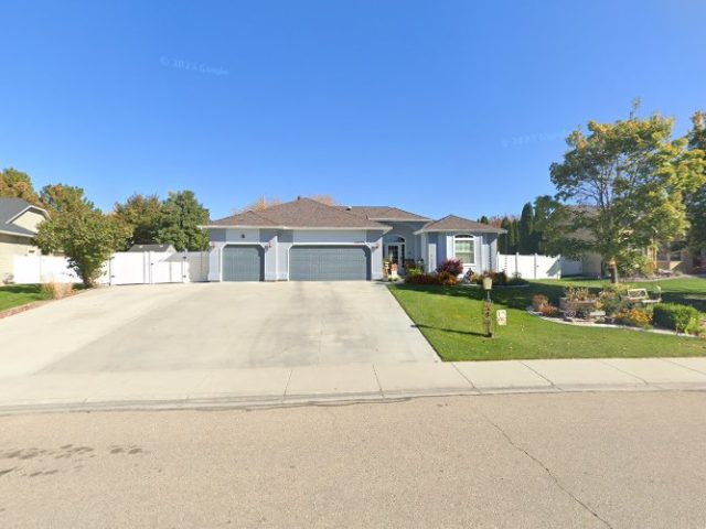 Three Car Garage Brewing Company Brewery in Nampa Idaho