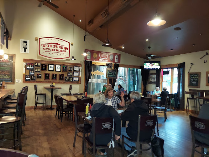 Three Creeks Brewing Company restaurants in Sisters Oregon