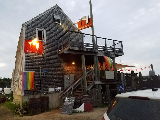 Three Tides bars in Belfast Maine