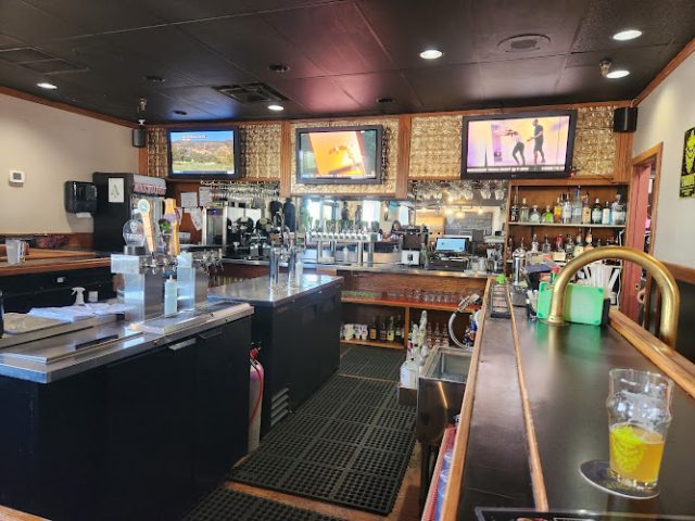 Throne Brewing Company restaurants in Glendale Arizona