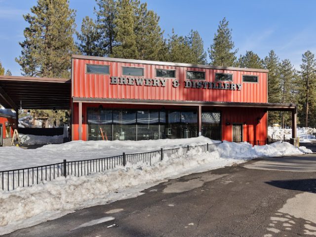 Timber House Brewery and Lodge hotels in Chester California