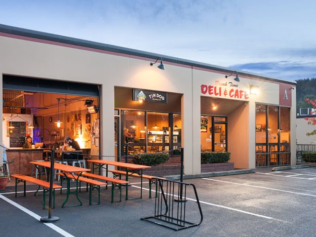 Tin Dog Brewing Brewery in Seattle Washington