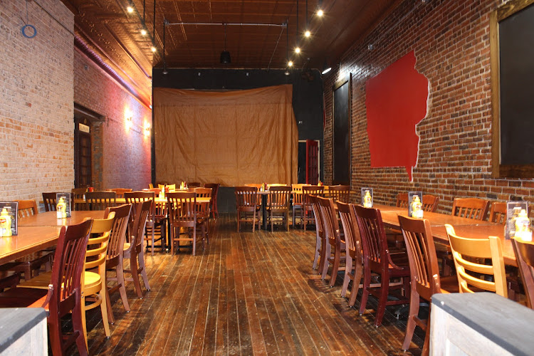 Tin Pig Tavern restaurants in Perry Iowa