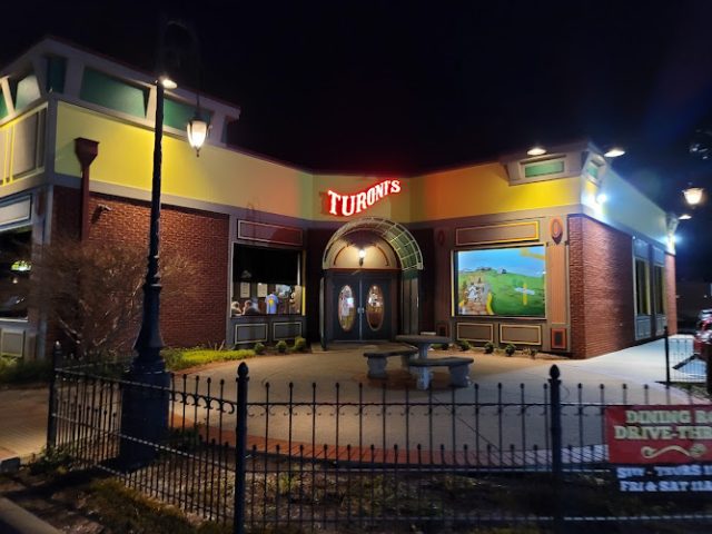 Turoni's Pizzery & Brewery restaurants in Newburgh Indiana