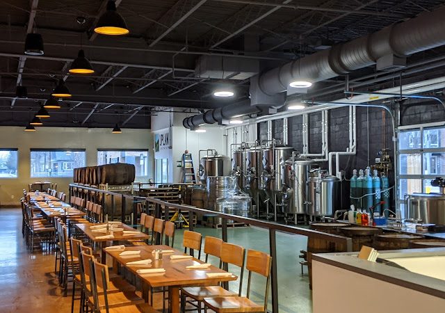 Upland FSQ Brewery restaurants in Indianapolis Indiana