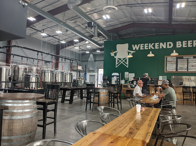WEEKEND BEER COMPANY Brewery in Grants Pass Oregon