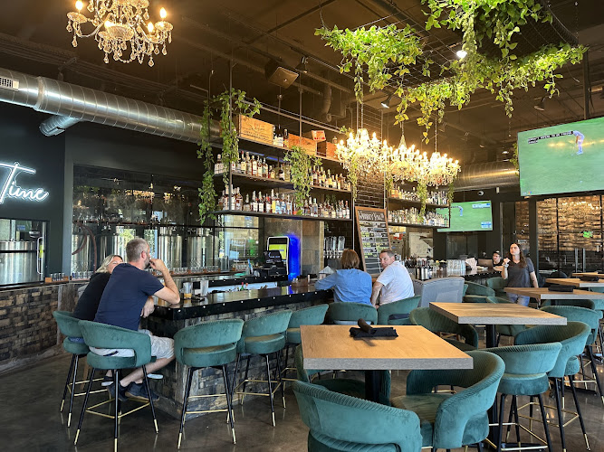 Whiskeyhill Brewery & Kitchen- Westmont Brewery in Westmont Illinois